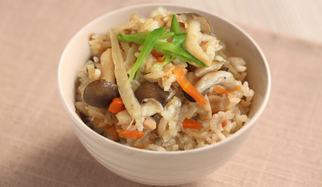 まぐろフレーク缶炊き込みご飯